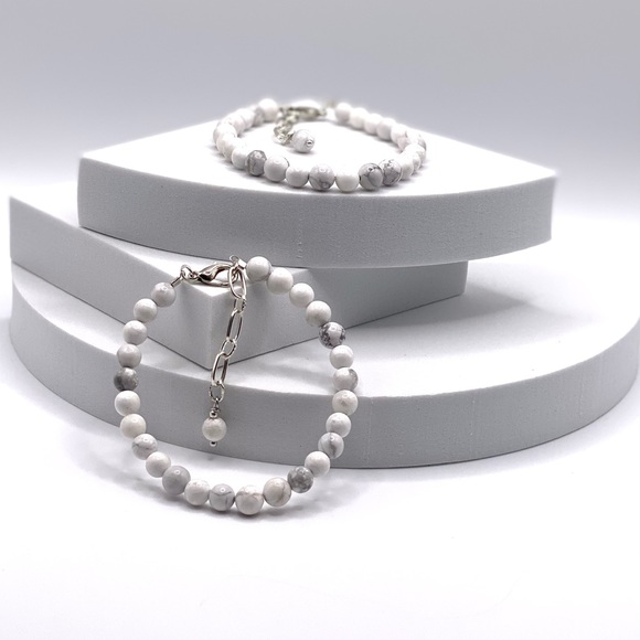 Genuine Natural Howlite Bracelet - Picture 5 of 13